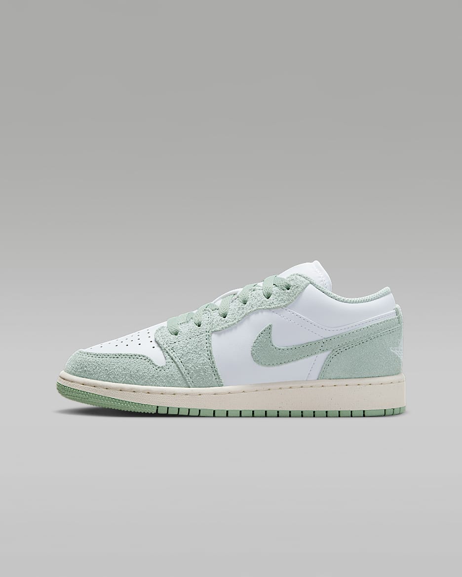 NIKE公式】エア ジョーダン 1 LOW SE ジュニアシューズ NIKE公式】エア ジョーダン 1 LOW SE ジュニアシューズ